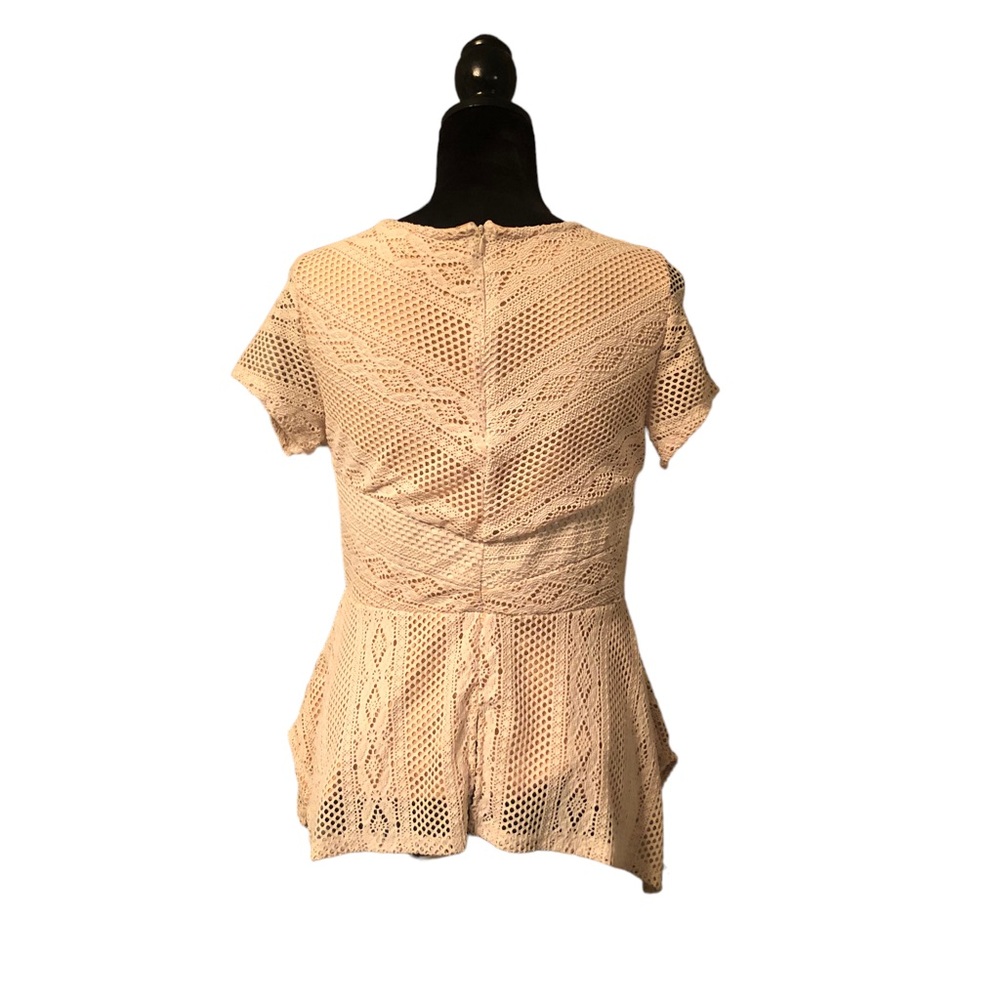 BKE Cream Lace Peplum Blouse size Large - Picture 10 of 10